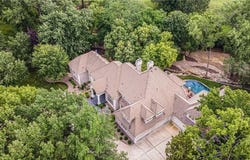 425 NE Saint Andrews Circle, Lee's Summit, MO 64064