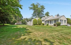 249 Meetinghouse Ln, Mountainside Boro, NJ 07092-1305