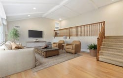 39 Chuckanutt Dr, Oakland Boro, NJ 07436-3015