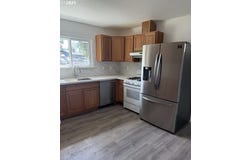 1640 MANOR DR, Gladstone, OR 97027