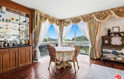 318 N Maple Dr, Beverly Hills, CA 90210