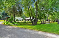 443 Herrmann Lake Rd, Sagle, ID 83860