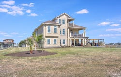 20 Southpointe Circle, ROCKPORT, TX 78382