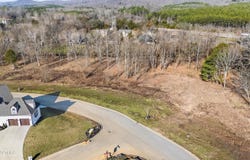 142 Forest Creek Pkwy, Oak Ridge, TN 37830