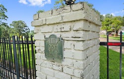 930 Benton Ln, Denham Springs, LA 70726