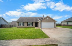 1461 General Parson Drive, Prairie Grove, AR 72753
