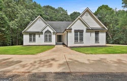 279 Doc Perry, Newnan, GA 30263
