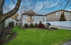 105 Thomas Place, Bellmore, NY 11710