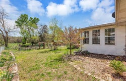 1024 S Oakland Avenue, Bolivar, MO 65613