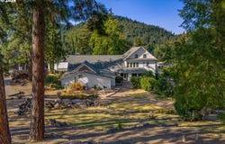 1270 N MAIN Ave, WhiteSalmon, WA 98672