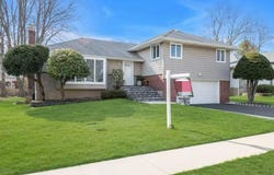 71 Melanie Lane, Syosset, NY 11791