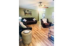 2115 Wayside Ln, Hutchinson, KS 67502