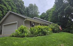 9114 N Riverview Drive, Kalamazoo, MI 49004