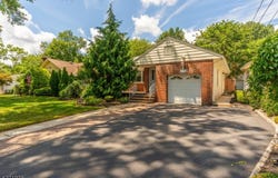 878 Madison Ave, Rahway City, NJ 07065-1702