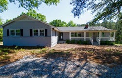 2077 Elberton, Hartwell, GA 30643