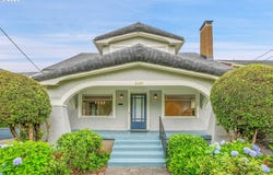 2437 NE 9TH AVE, Portland, OR 97212