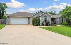 5 Millsap Circle, Bella Vista, AR 72715