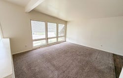 1010 5th St, Minot, ND 58703