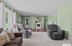 115 W CENTER Street, Loami, IL 62661
