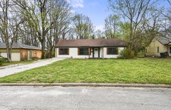 1452 South Avenue, Springfield, MO 65807