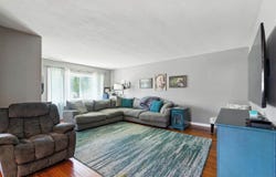 2113 Ridgewood Ave, Muscatine, IA 52761