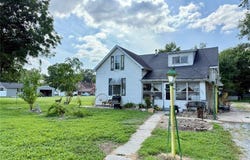 402 S East Street, New Athens, IL 62264