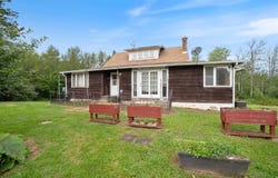 5230 Jean Duluth Rd, Duluth, MN 55803