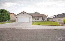 1552 Dana St, Twin Falls, ID 83301