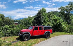 335 W Pinnacle Drive, Gatlinburg, TN 37738