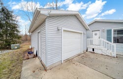 809 Missouri River Drive, Adrian, MI 49221