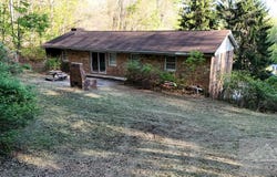 194 Naples Ln., BLUEFIELD, WV 24701