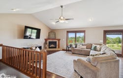 1191 Illinois Drive, Knoxville, IA 50138