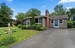 15 Chunis Ave, Millbury, MA 01527