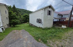 1085 Deveaux Street, Elmora, PA 15737