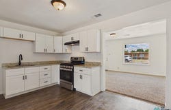 1008 W Summit St, Roswell, NM 88203