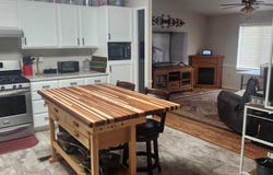 685 Rogue Air Drive, Shady Cove, OR 97539