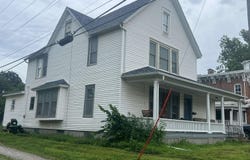 103 W Saunders Street, Mount Pleasant, IA 52641