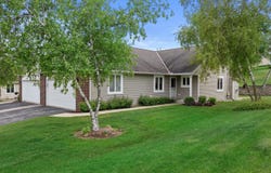 951 Algoma Dr, Port Washington, WI 53074