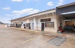 905 E Main St, Fredericksburg, TX 78624