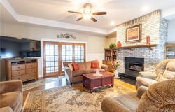 103 Woodland Lane, St Robert, MO 65584