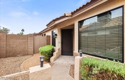 3025 E KERRY Lane, Phoenix, AZ 85050