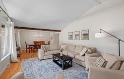 21595 Doneswood Dr, Waukesha, WI 53186