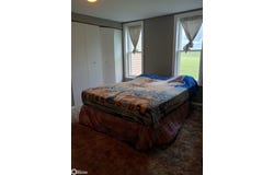 409 3rd St NW, Hampton, IA 50441