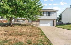 17 Arbor Springs, Troy, IL 62294