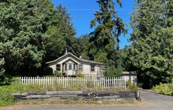 575 N Bay Boulevard, Toledo, OR 97391