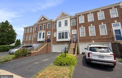 18538 PINEVIEW SQUARE, LEESBURG, VA 20176