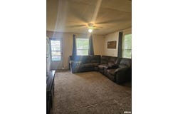 123 W COLLEGE Street, Harrisburg, IL 62946