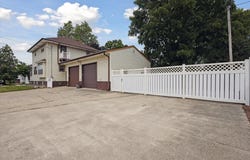 913 HOWARD Street, GREEN BAY, WI 54303