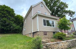 215 Good St, Jeannette, PA 15644