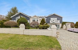 104 Randall Shea Dr, Swansea, MA 02777
